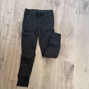American Eagle skinny dark olive green Cargo Pants size 4